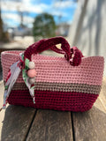 Nectarine: medium to large size structured bag