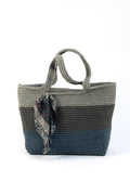 Nectarine: medium to large size structured bag