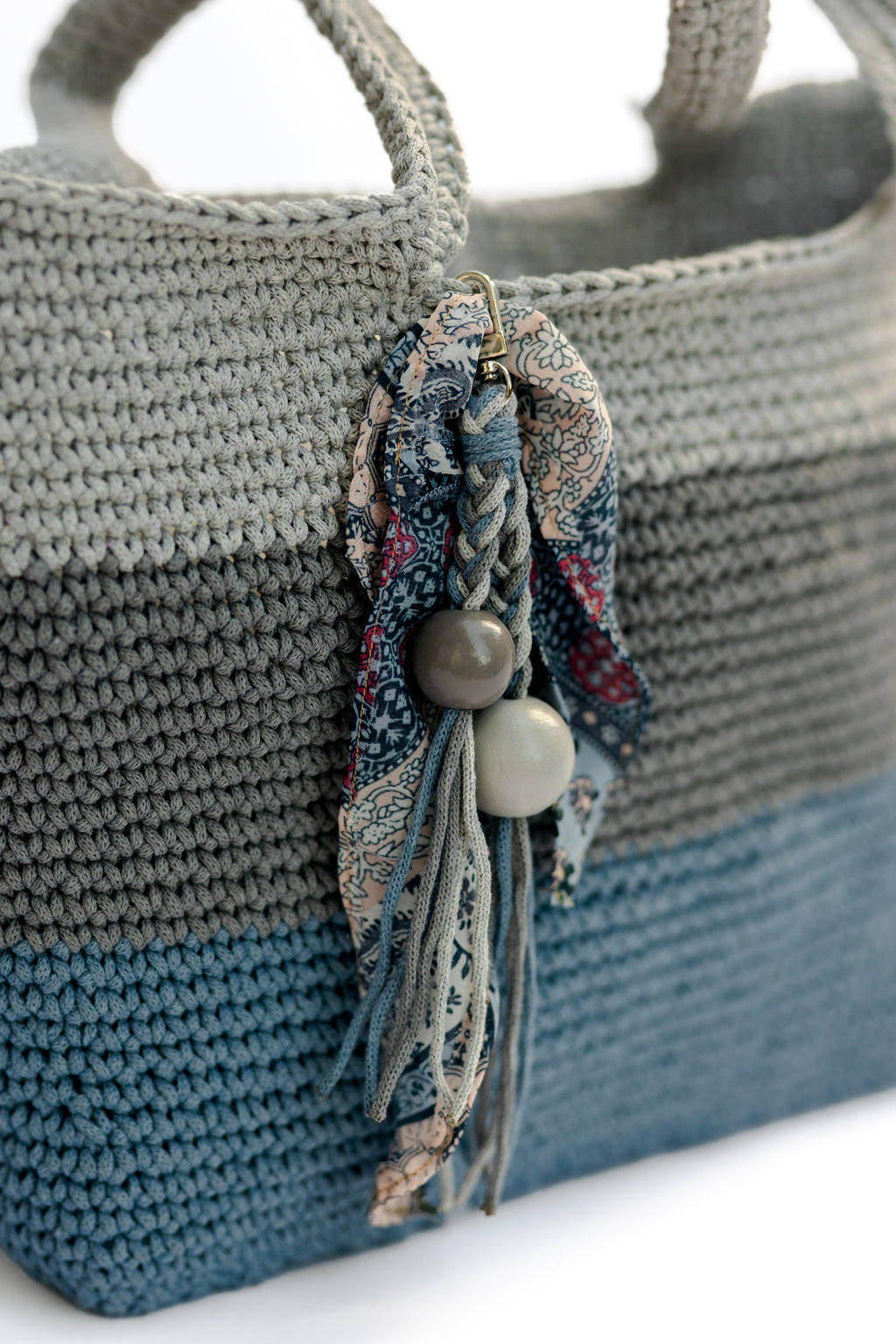 Nectarine: medium to large size structured bag