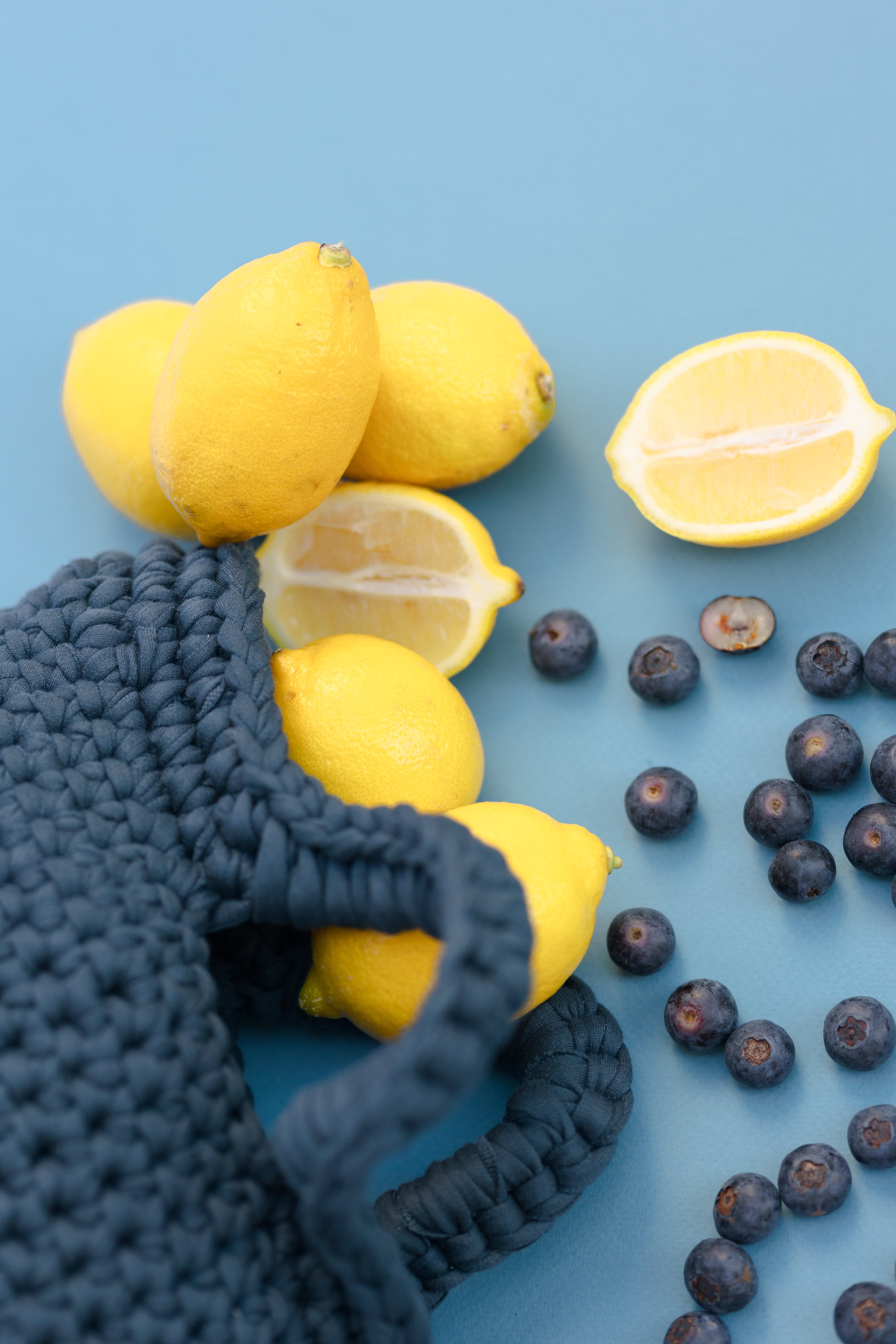Lemon: Crisp shoulder bag with handles